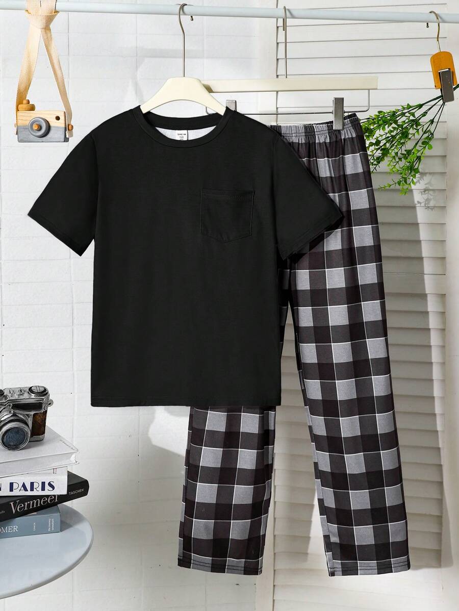 SHEIN Leap Crew 2 件套 Dozemod 儿童青少年男孩都市休闲圆领短袖格子图案宽松家居服裤子睡衣套装 - 黑色 - 查看 1
