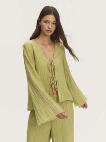 Nöista Blusa plisada verde pastel estilo bohemio con mangas acampanadas y cierre con lazo. Perfecta para el verano, Pascua o vacaciones en la playa.