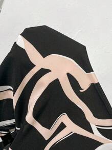 SHEIN Frenchy Plus Size Women Casual Minimalist V-Neck Cap Sleeve Printed Blouse, Suitable For Vacation - Multicolor - View 7