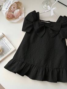 SHEIN Babygirl 夏季可爱黑色蝴蝶结纹理短袖连衣裙 - 黑色 - 查看 4
