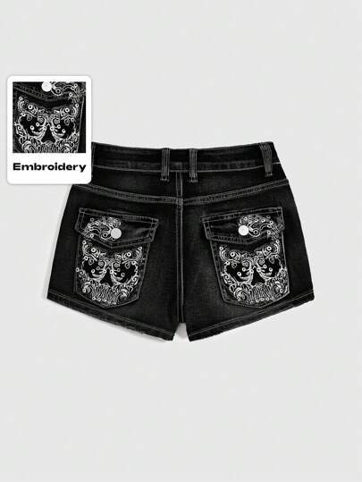 Grunge Punk Shorts di jeans attillati, molto corti, in stile punk con ricamo a teschio