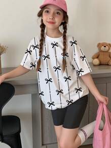 SHEIN Leap Crew 可爱条纹和蝴蝶结印花，青少年女孩休闲简约短袖 T 恤和短裤两件套，夏季 - 彩色 - 查看 1