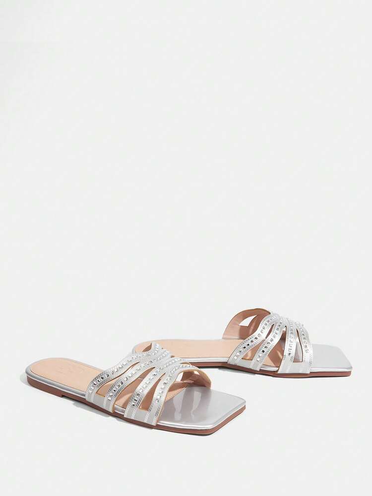 CUCCOO TILAWA Women's Red Fashionable Metallic Buckle Flat Sandals