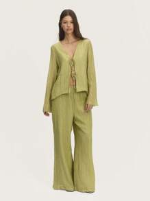 Nöista Blusa plisada verde pastel estilo bohemio con mangas acampanadas y cierre con lazo. Perfecta para el verano, Pascua o vacaciones en la playa.