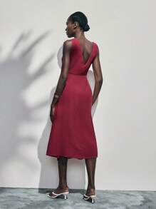 Lumivelle Sleeveless Metal Ring Detail Ruched Waist Summer Dress - Redwood - View 2