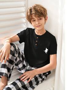 SHEIN Leap Crew Tween Boy Embroidered Decorative Button Round Neck Short Sleeve T-Shirt And Plaid Loose Comfortable Pajama Pants 2pcs Set - Black - View 1