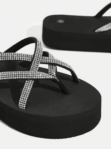 Grefit Women's Fashion Black Crystal Embellished Flip Flops - Black - View 8