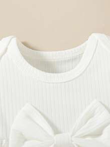 SHEIN 女婴蕾丝刺绣荷叶边连体衣，可爱公主风新生儿连体衣，按扣闭合，夏季