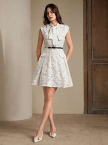 Anewsta 女士优雅蝴蝶领蕾丝刺绣半透明收腰短裙，适合节日、外出、度假、春夏、优雅、性感、全白