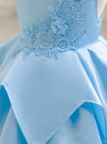 SHEIN Glamorique Kids 女婴花朵婚纱，高端缎面亮面面料，喇叭裙，为家庭聚会、派对、婚礼定制，饰有亮片和 3D 花卉装饰，合身 - 藍色 - 查看 6