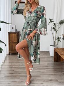 SHEIN Clasi Vestido asimétrico con cuello en V, mangas de campana 3/4, abertura alta y estampado floral en estilo retro bohemio casual europeo y americano - Multicolor - Ver 1