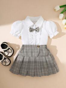 SHEIN Conjunto de ropa informal tipo universitario para niña, blusa con mangas abullonadas y ribete de volantes + falda plisada a cuadros, para primavera/verano - Blanco - Ver 3