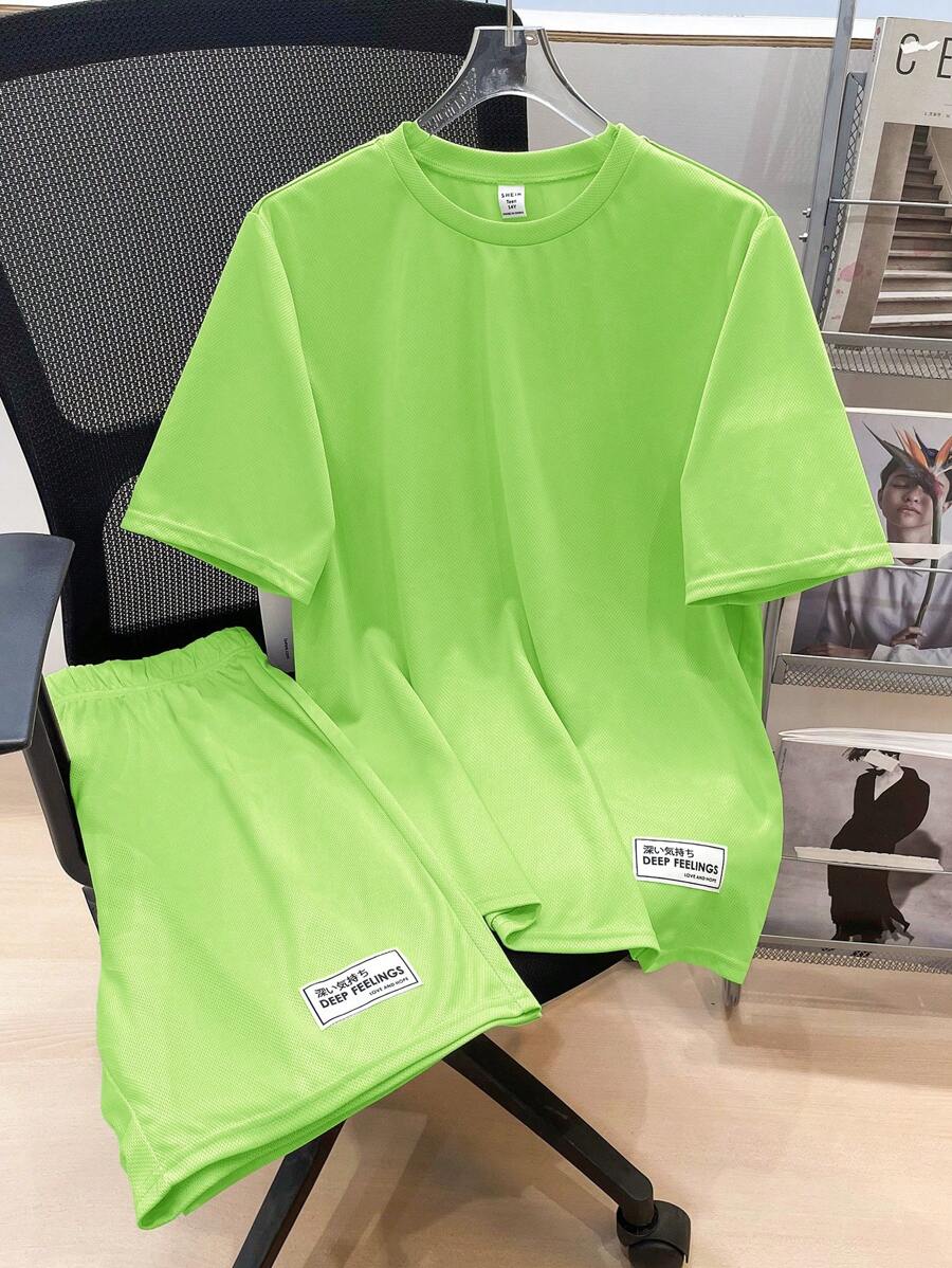 SHEIN 2pcs/Set Setelan Atasan Lengan Pendek dan Celana Pendek Kasual Longgar Nyaman untuk Remaja Laki-laki dengan Dekorasi Logo, Cocok untuk Musim Semi/Panas - Hijau - View 1