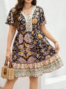 SHEIN Clasi Plus Size Yellow Side Placement Print Knee Length A-Line Vacation Dress For Women, Boho, Bohemia, Boho Women's Clothing, Summer Outfits For Women, Summer Dresses For Women, Sun Dresses For Women, Vacation Outfits Women