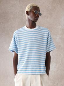 SUMWON 罗纹条纹夏季T恤休闲圆领短袖街头经典轻薄透气针织上衣都市时尚必备 - 藍白色 - 查看 1