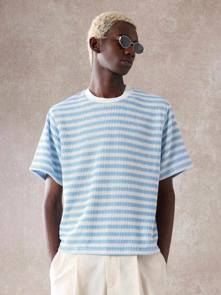 SUMWON 罗纹条纹夏季T恤休闲圆领短袖街头经典轻薄透气针织上衣都市时尚必备 - 藍白色 - 查看 1