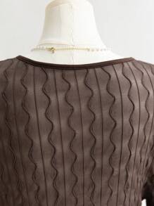 SHEIN WYWH 大码女式卡其色针织纹理网眼前开襟系腰喇叭袖衬衫 - 咖啡棕 - 查看 8