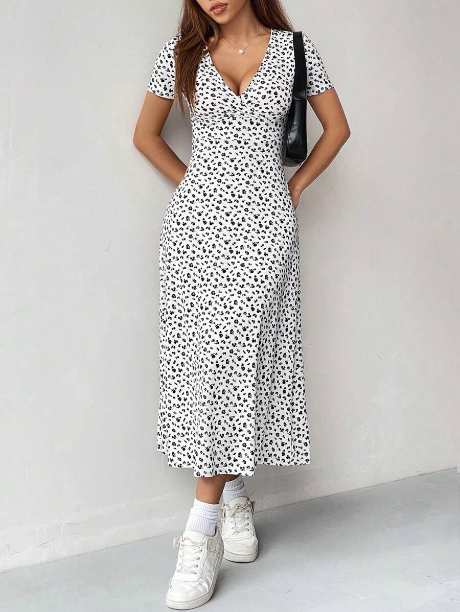 SHEIN PETITE Women Casual Ditsy Floral Waist Cinched Dress Maxi Women Outfit - Multicolor - View 1