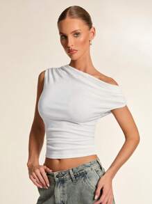 Glamine 女士白色褶皱修身不对称肩部装饰T恤，一体式领口和短袖设计，简约日常穿搭，夏季上衣，白色上衣，露脐上衣 - 白色 - 查看 6