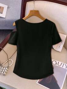 SHEIN Unity تي شيرت نسائي قصير الأكمام بفتحة كتف مكشوفة وربطة - الأسود - مشاهدة 2