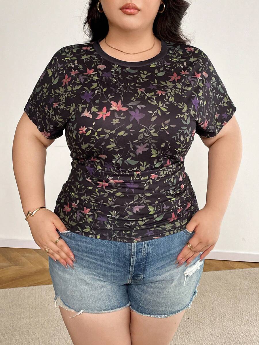 SHEIN Frenchy 女式花卉印花大码秋季短袖 T 恤，荷叶边下摆，落肩设计