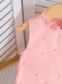 SHEIN Playful Pals Newly Launched! Young Girl Sleeveless Dress In A Stylish And Elegant Debutante Style. Features A Round Neck With Delicate Tulle Splicing, Hand - Sewn Beads, And A Tulle - Trimmed Hem. It Combines Comfort, Fashion Exuding A Sweet And Cute Charm.