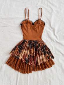 Soleia 度假风格撞色蕾丝不对称下摆绒面短裙，节日装 - 彩色 - 查看 2