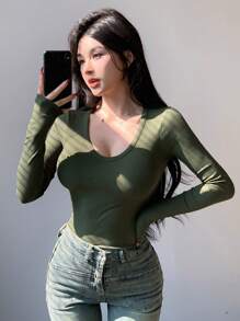 DAZY Áo thun nữ dáng ôm cổ chữ U rộng, trang phục mùa thu, trang phục đi học, áo dài tay nữ, áo đi chơi. - màu xanh lá - Xem 2