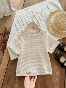 SHEIN LMoss Kids LMoss Young Girl Knitted Patchwork Woven Hollow-Out Raglan Sleeve Fitting T-Shirt,Spring And Summer,Young Girls Clothing Youth Girls Shirts Young Girls Clothing Sets Short Sleeve Young Girls Tops Young Girls T Shirt