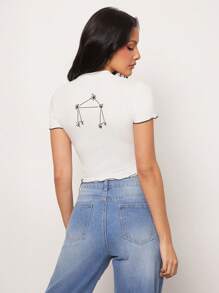 NYA SZN 顶级天秤座刺绣星座日常休闲街头服饰生菜下摆生日礼物棉质服装女士 T 恤 - 米色 - 查看 2