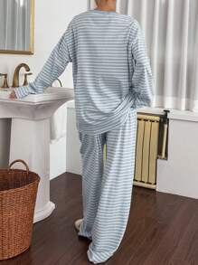 DAZY Conjunto de pijama holgado de 2 piezas con decoración de rayas y patrón de manzana para mujer, ropa de primavera, otoño e invierno - Azul - Ver 2