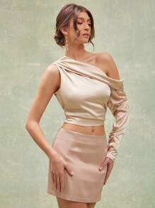 L'Amorae Women Solid Color Pleated Asymmetrical Collar Cropped Top