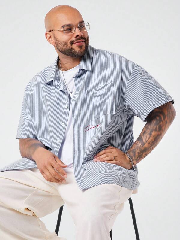 EASEVO Plus Size Men Loose Casual Woven Blue & White Vertical Striped Short Sleeve Shirt
