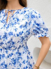SHEIN Clasi 大码优雅花卉印花系腰泡泡袖连衣裙 - 藍白色 - 查看 4