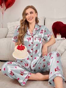 蝴蝶结和樱桃印花缺口领前开缎面女士睡衣套装