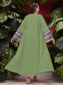Al Najma Women's Modest Maxi Abaya Dress: Elegant Green Woven Fabric With Long Sleeves, Round Neck, And Ornate Tape Details,Robe - Green - View 2