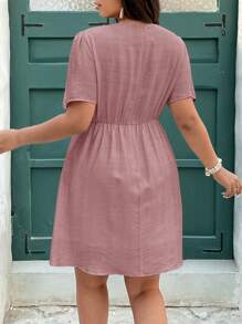 SHEIN Frenchy Đầm xuân thanh lịch cỡ lớn, eo chéo, cổ chữ V, tay ngắn - Hồng - Xem 2
