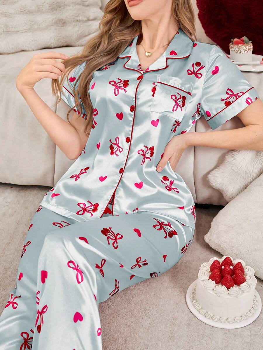 蝴蝶结和樱桃印花缺口领前开缎面女士睡衣套装