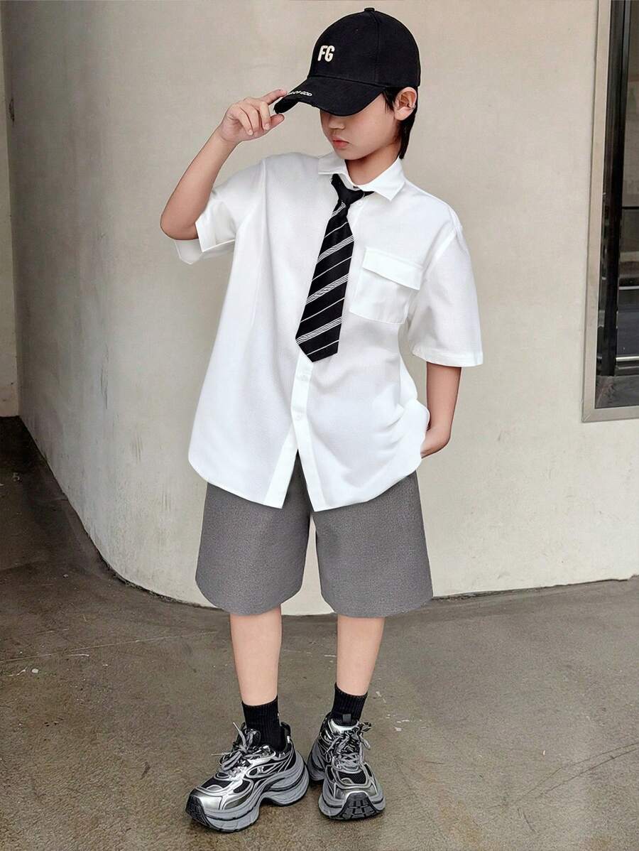 SHEIN Leap Crew 2 件套青少年男孩休闲白色口袋衬衫和仿灰色短裤，绅士西装适合街头、朋克、摇滚、学校、日常穿着、派对、音乐节，适合春夏季 - 彩色 - 查看 1