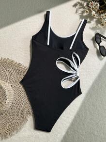 SHEIN Swim Baddräkt i ett stycke för kvinnor, svart med vit blommig design, lämplig för strandsemester - Svart - Visa 7