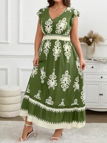 SHEIN LUNE Summer Dresses For Women Plus Size V-Neck Sleeveless All-Over Print Simple Casual Dress New Years Women Outfit Vacation Outfits Woman Summer Outfits For Women Birthday Outfits For Women Valentine Day Dress Vacation Dresses - Green - View 5