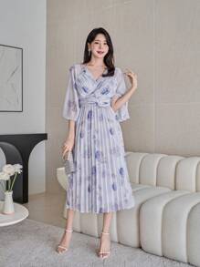 DAZY Váy midi xếp ly cổ chữ V dành cho nữ có họa tiết hoa toàn thân - Màu tím hoa cà - Xem 1