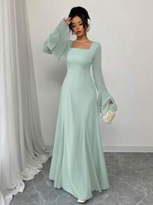 Rafferiza 女式蓝色方领荷叶边袖开衩下摆连衣裙