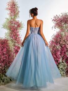 Glamrae 优雅浅蓝色露肩立体3D蝴蝶拼接网眼透视胸杯鱼骨条纹超大A字连衣裙，背面配有可调节肩带，适合约会、海滩度假、生日、成人仪式、派对、毕业返校季婚礼活动、舞会晚宴礼服、派对礼服、婚礼宾客礼服、正式礼服、晚礼服、礼服 - 淺藍色 - 查看 3