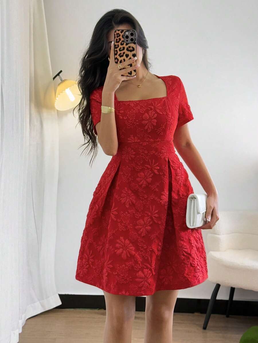 Rafferiza 女士优雅方领提花腰部褶皱短袖 A 字迷你连衣裙 - 紅色 - 查看 1