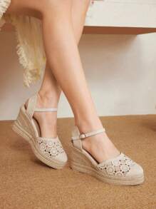 Styleloop Women's Thick Sole Waterproof Crossover Slide Sandals, Vacation Style - Apricot - View 4