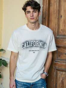 Manfinity Hypemode 标准尺寸男士白色常规版型 T 恤（面料）带字母图案印花