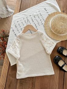 SHEIN LMoss Kids LMoss Young Girl Knitted Patchwork Woven Hollow-Out Raglan Sleeve Fitting T-Shirt,Spring And Summer,Young Girls Clothing Youth Girls Shirts Young Girls Clothing Sets Short Sleeve Young Girls Tops Young Girls T Shirt