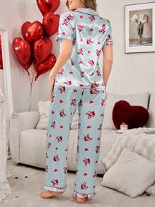 蝴蝶结和樱桃印花缺口领前开缎面女士睡衣套装