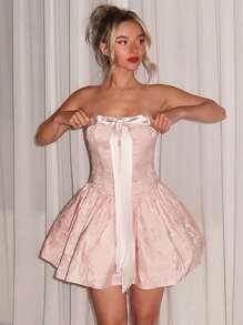 Glamine Charm Glamine 缎面拼布 3D 蝴蝶结缎带领荷叶边粉色连衣裙，吊带迷你秋千裙，纹理提花面料，适合派对/假日春季女士毕业/返校连衣裙 - 粉色 - 查看 6